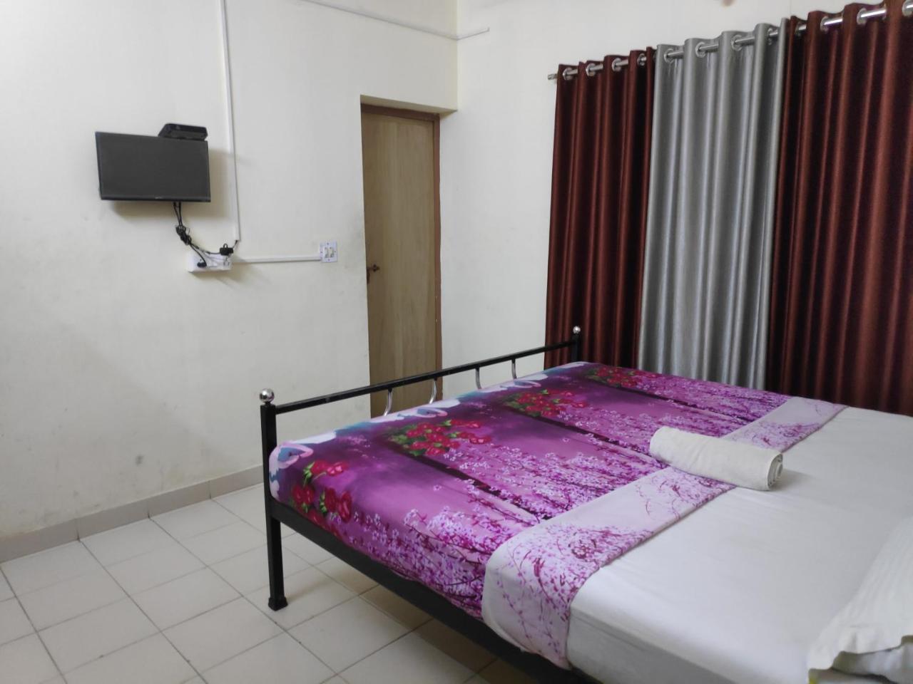 Hotel Silver Space Ernakulam Esterno foto