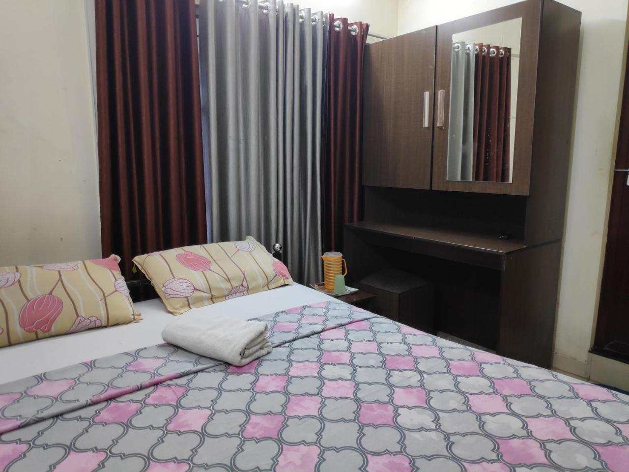 Hotel Silver Space Ernakulam Esterno foto