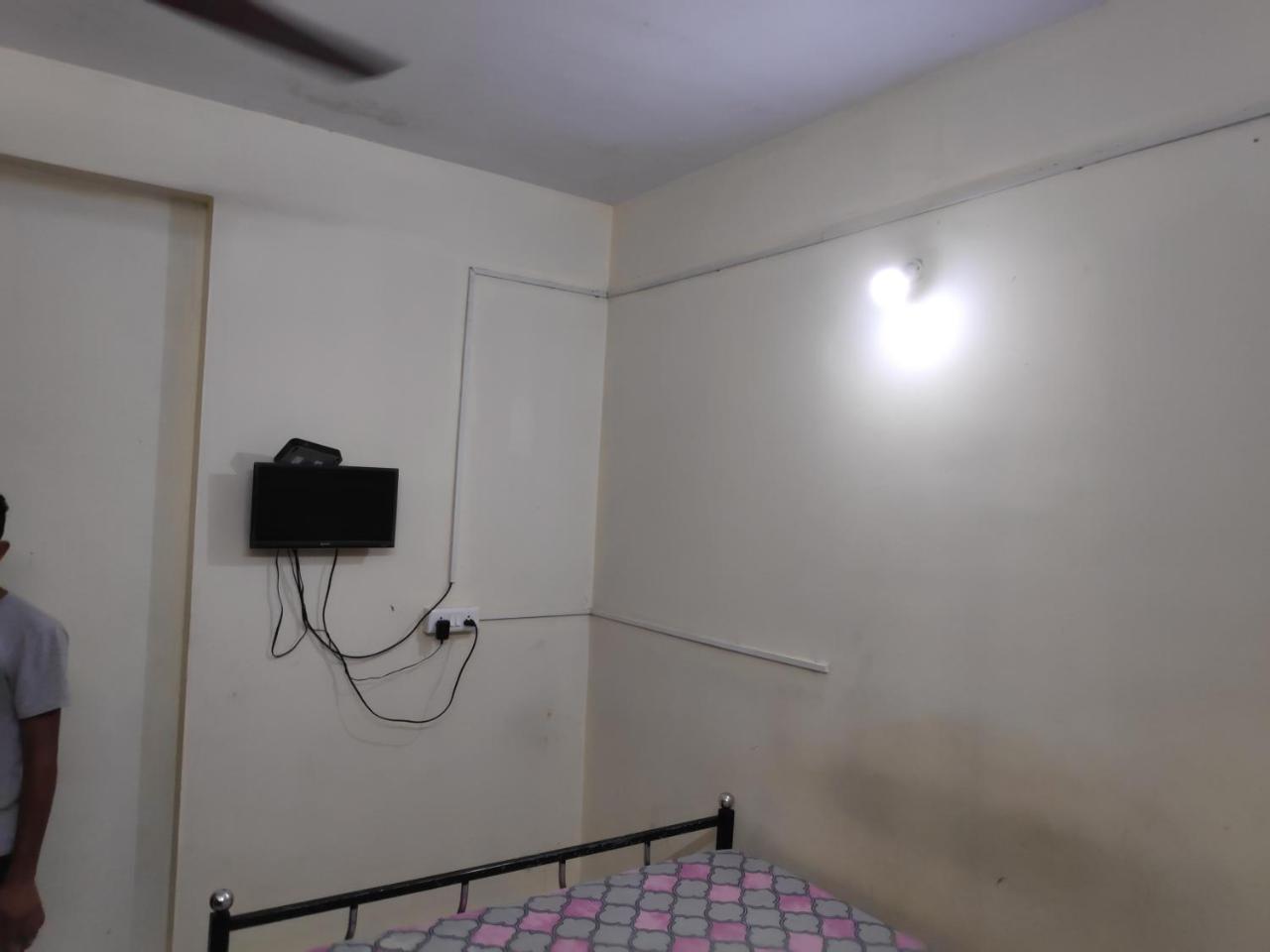 Hotel Silver Space Ernakulam Esterno foto